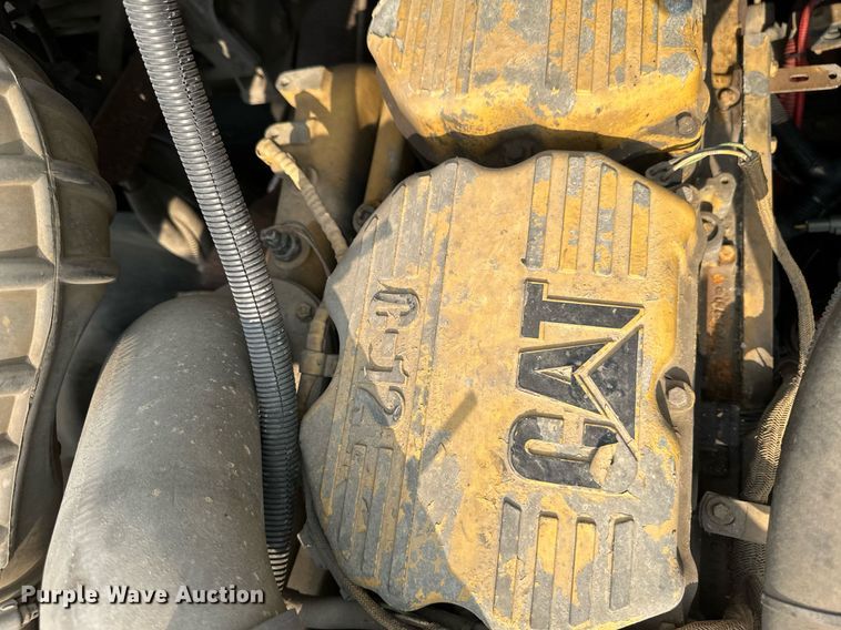 image for item EB2640 2003 Freightliner Columbia 120 semi truck