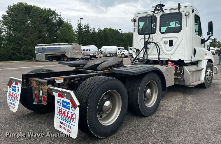 CAMIóN 2015 FREIGHTLINER