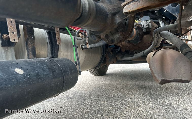 image for item EB2701 2015 Freightliner Cascadia 125 semi truck