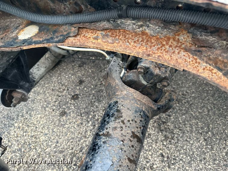 image for item EB2701 2015 Freightliner Cascadia 125 semi truck