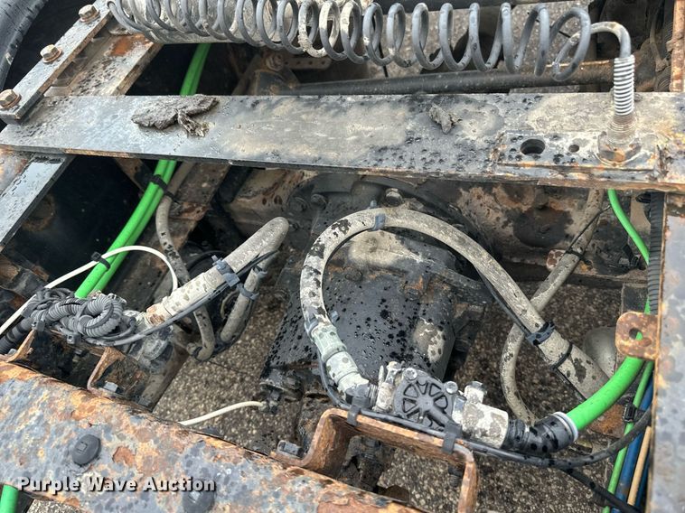 image for item EB2701 2015 Freightliner Cascadia 125 semi truck