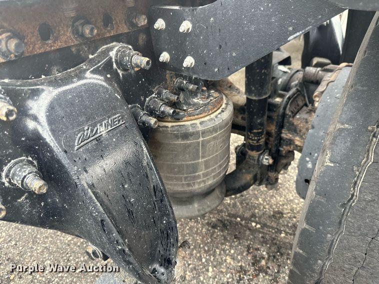 image for item EB2701 2015 Freightliner Cascadia 125 semi truck