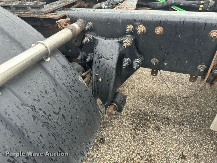 image for item EB2701 2015 Freightliner Cascadia 125 semi truck