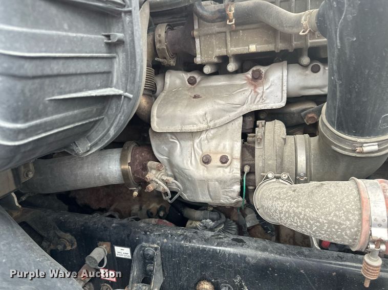 image for item EB2701 2015 Freightliner Cascadia 125 semi truck