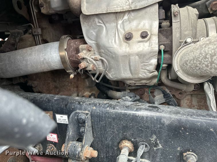 image for item EB2701 2015 Freightliner Cascadia 125 semi truck