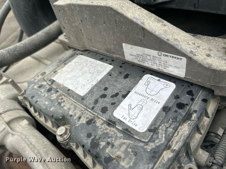 image for item EB2701 2015 Freightliner Cascadia 125 semi truck