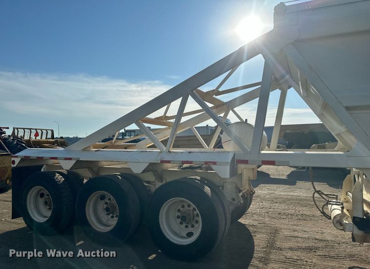 image for item EB2726 2012 Manac LBD42 bottom dump trailer