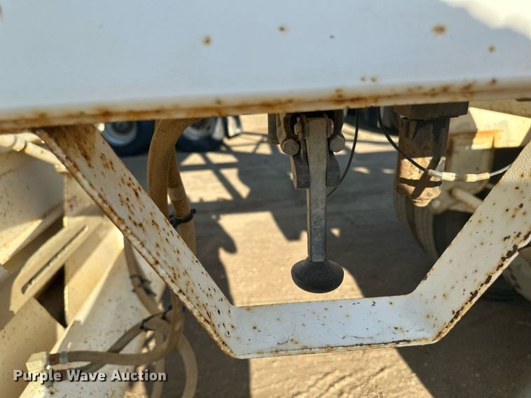 image for item EB2726 2012 Manac LBD42 bottom dump trailer