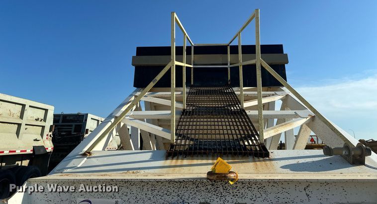 image for item EB2726 2012 Manac LBD42 bottom dump trailer