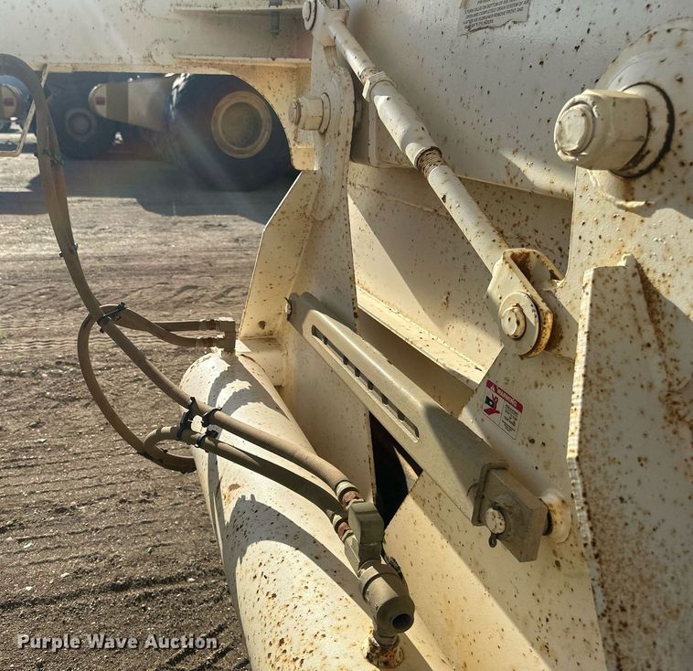 image for item EB2726 2012 Manac LBD42 bottom dump trailer