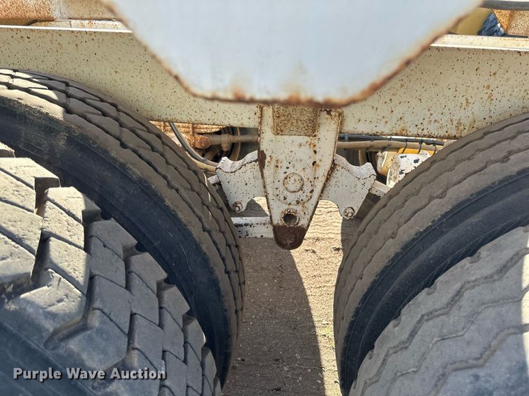 image for item EB2726 2012 Manac LBD42 bottom dump trailer