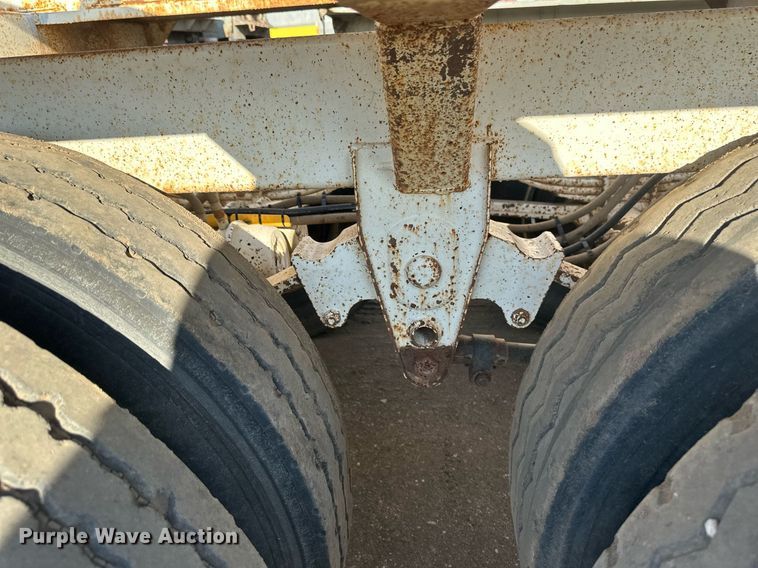 image for item EB2726 2012 Manac LBD42 bottom dump trailer