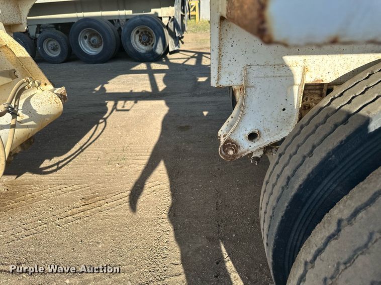 image for item EB2726 2012 Manac LBD42 bottom dump trailer