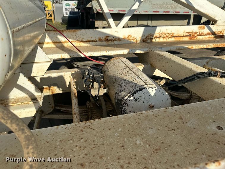 image for item EB2726 2012 Manac LBD42 bottom dump trailer