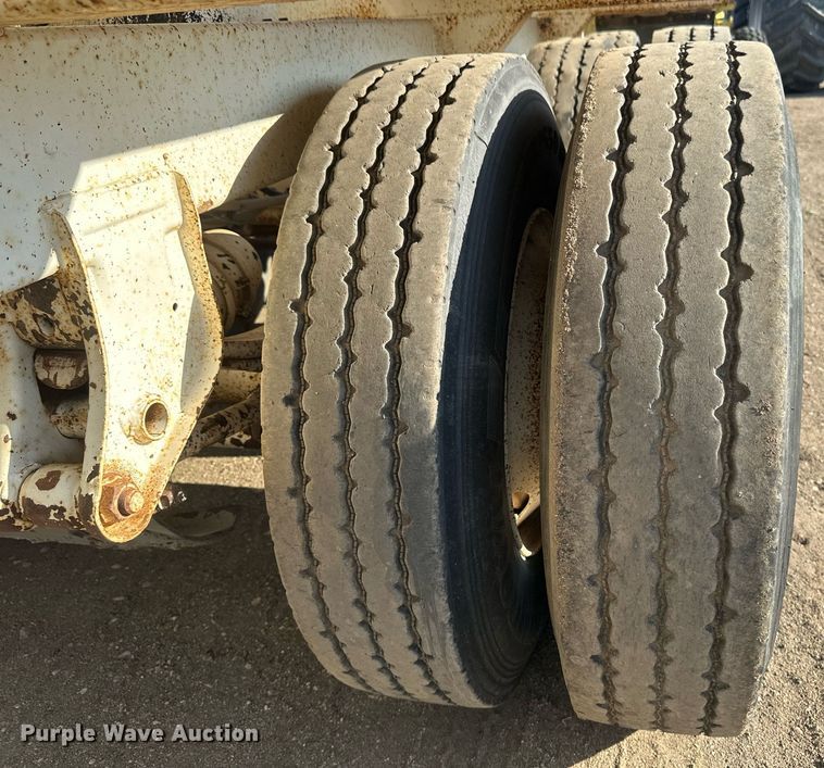 image for item EB2726 2012 Manac LBD42 bottom dump trailer