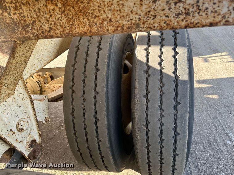 image for item EB2726 2012 Manac LBD42 bottom dump trailer