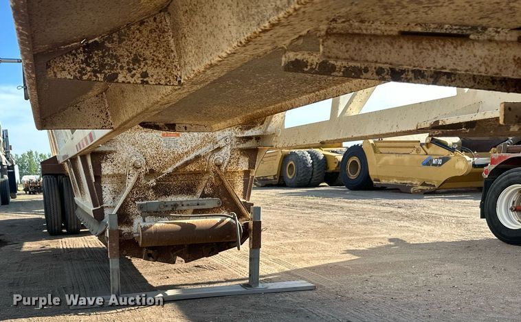 image for item EB2727 2012 Manac LBD42 bottom dump trailer