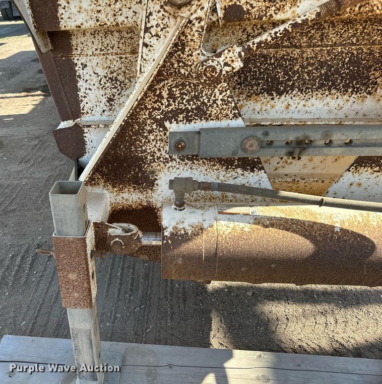 image for item EB2727 2012 Manac LBD42 bottom dump trailer