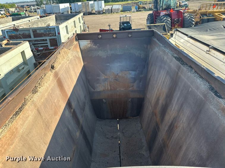 image for item EB2727 2012 Manac LBD42 bottom dump trailer