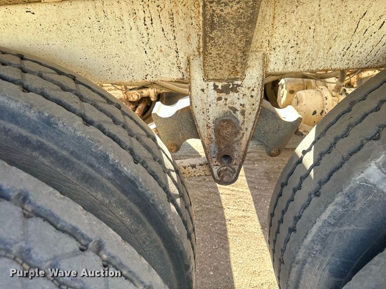 image for item EB2727 2012 Manac LBD42 bottom dump trailer