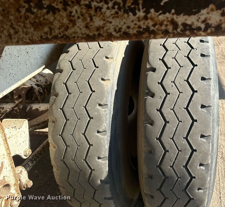 image for item EB2727 2012 Manac LBD42 bottom dump trailer