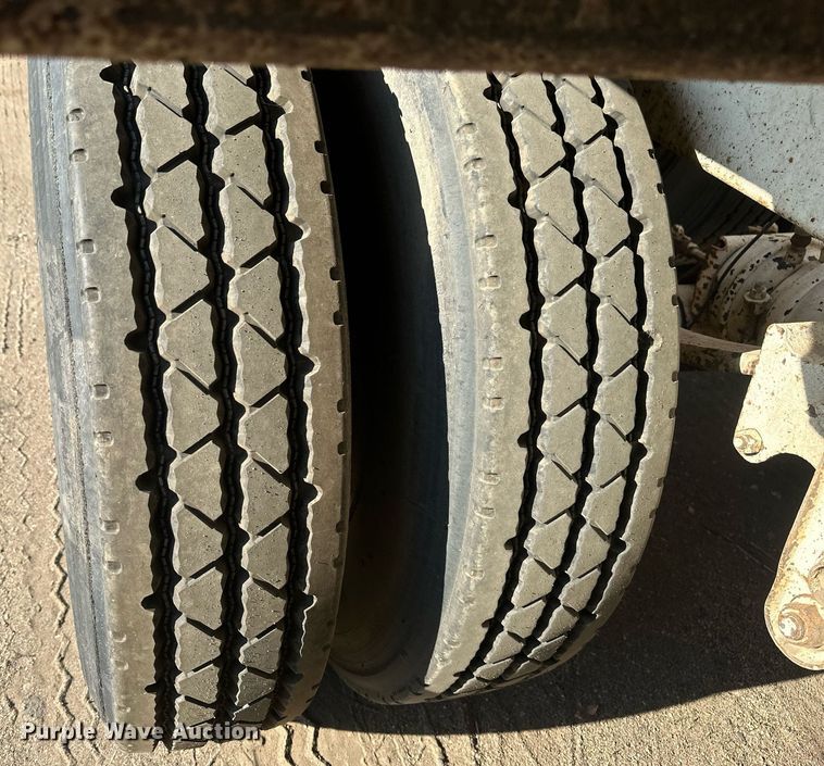 image for item EB2727 2012 Manac LBD42 bottom dump trailer