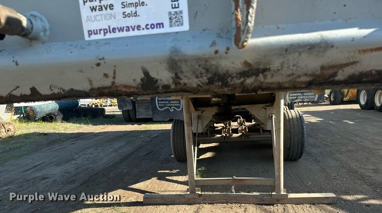 image for item EB2728 1988 CMC FTS25 end dump trailer