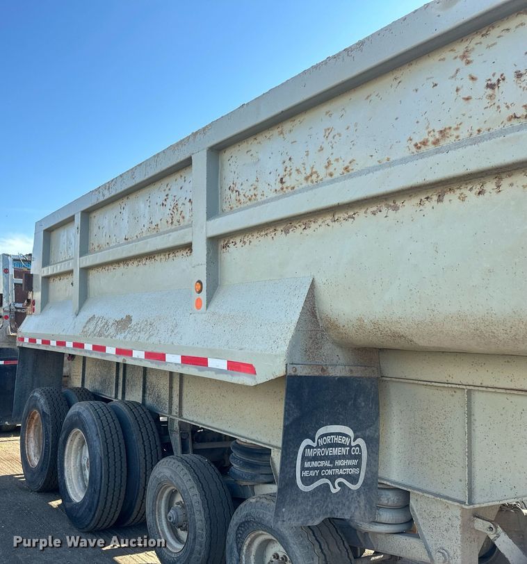 image for item EB2728 1988 CMC FTS25 end dump trailer