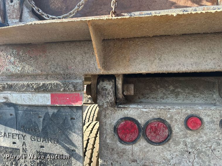 image for item EB2728 1988 CMC FTS25 end dump trailer