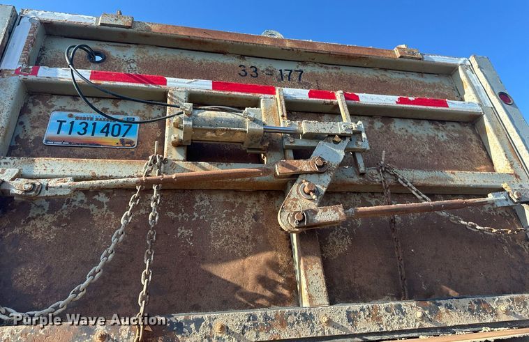 image for item EB2728 1988 CMC FTS25 end dump trailer