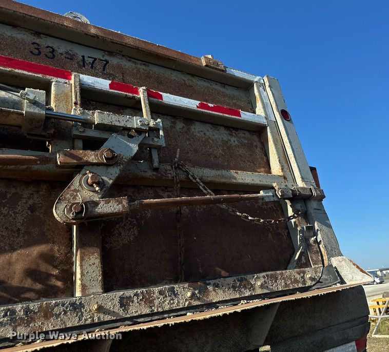 image for item EB2728 1988 CMC FTS25 end dump trailer