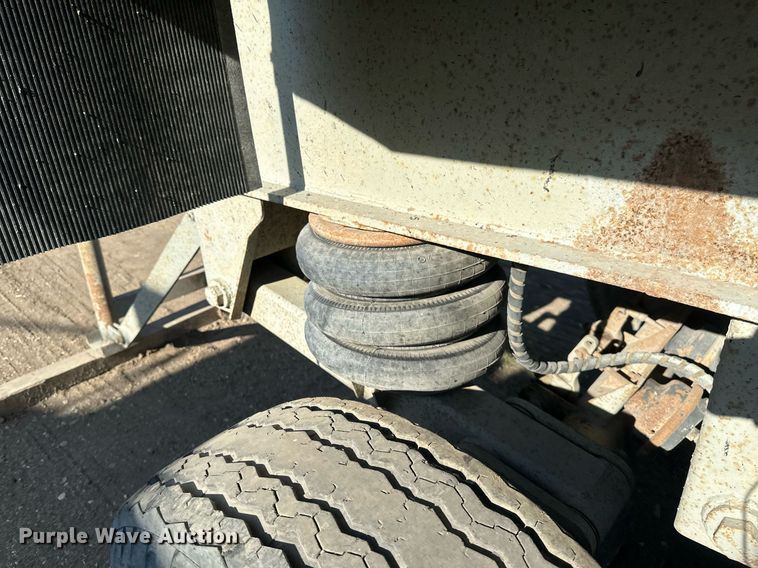 image for item EB2728 1988 CMC FTS25 end dump trailer