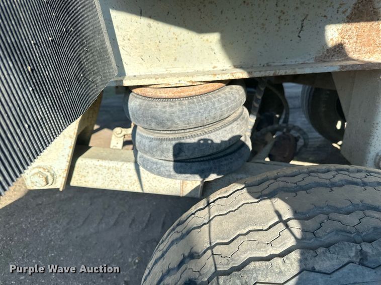 image for item EB2728 1988 CMC FTS25 end dump trailer