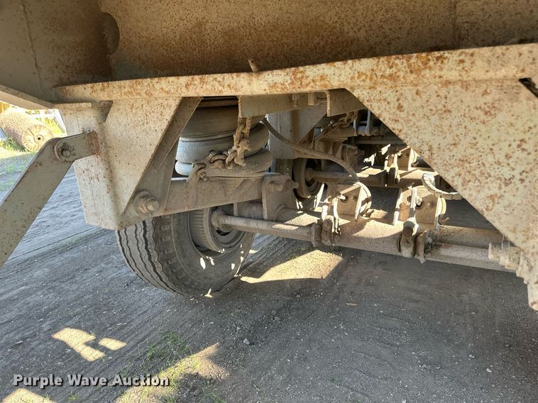 image for item EB2728 1988 CMC FTS25 end dump trailer