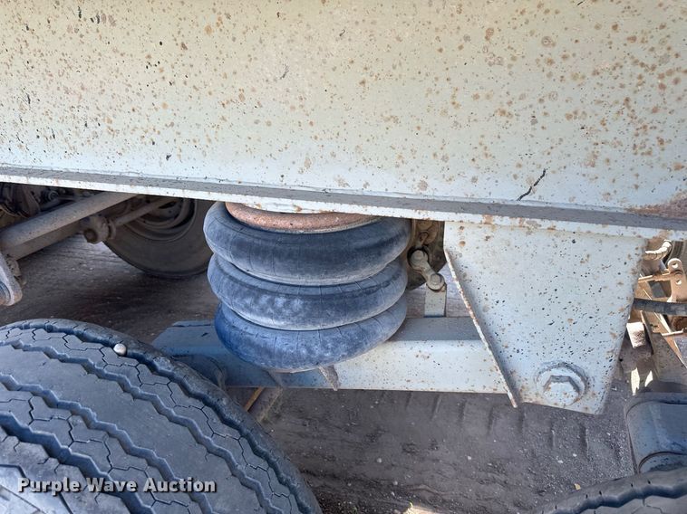 image for item EB2728 1988 CMC FTS25 end dump trailer