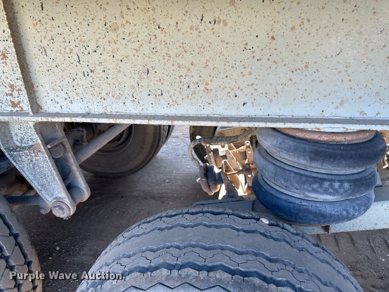 image for item EB2728 1988 CMC FTS25 end dump trailer