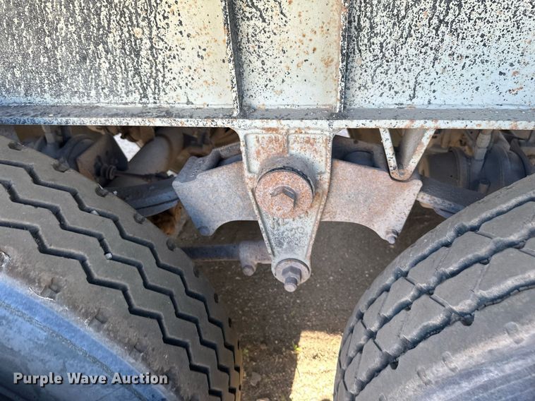 image for item EB2728 1988 CMC FTS25 end dump trailer