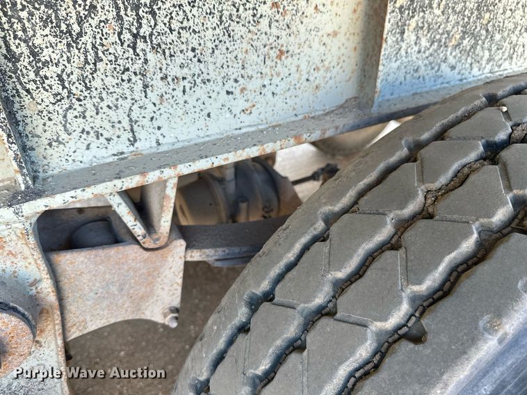 image for item EB2728 1988 CMC FTS25 end dump trailer