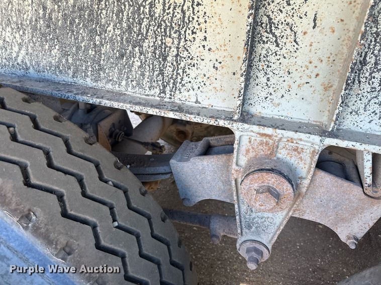 image for item EB2728 1988 CMC FTS25 end dump trailer