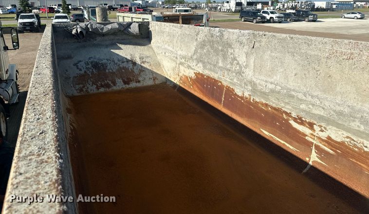 image for item EB2728 1988 CMC FTS25 end dump trailer