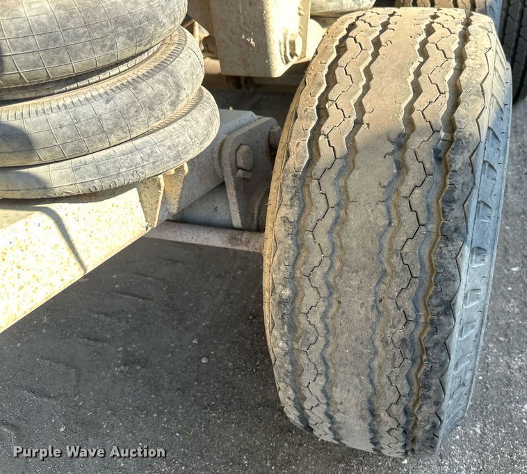 image for item EB2728 1988 CMC FTS25 end dump trailer