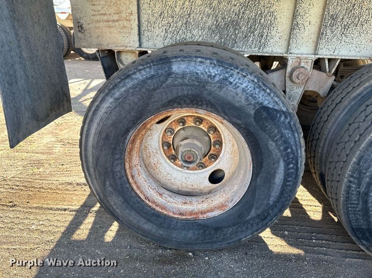 image for item EB2728 1988 CMC FTS25 end dump trailer