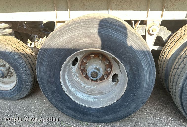 image for item EB2728 1988 CMC FTS25 end dump trailer