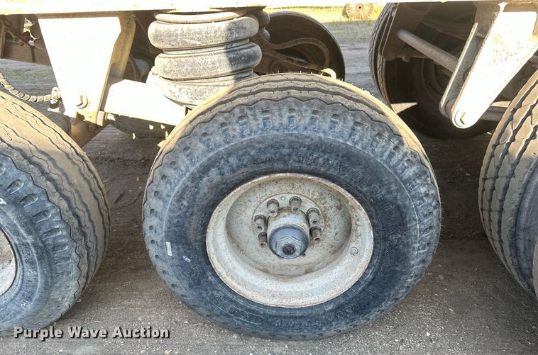 image for item EB2728 1988 CMC FTS25 end dump trailer