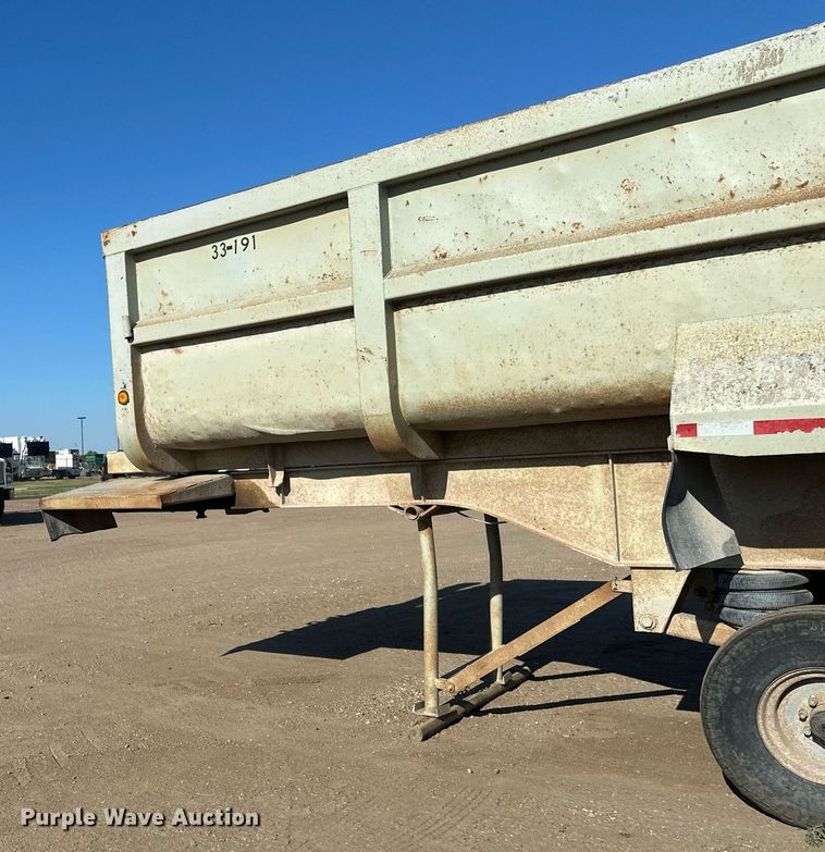 image for item EB2729 1988 CMC FTS25 end dump trailer