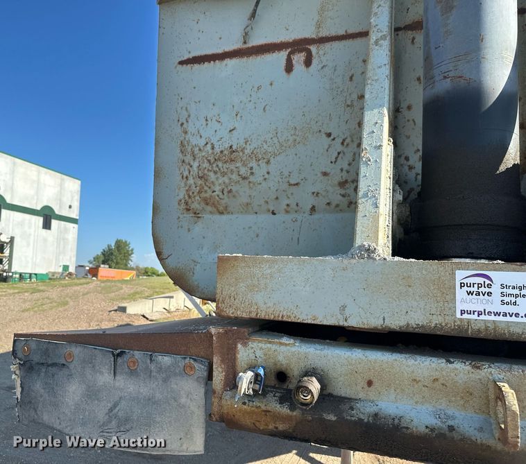 image for item EB2729 1988 CMC FTS25 end dump trailer