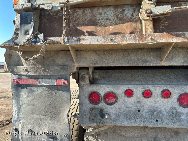 image for item EB2729 1988 CMC FTS25 end dump trailer