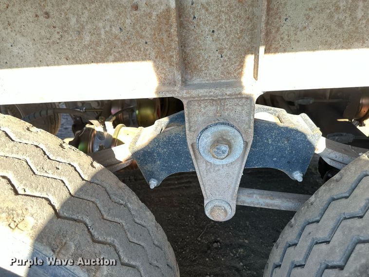 image for item EB2729 1988 CMC FTS25 end dump trailer