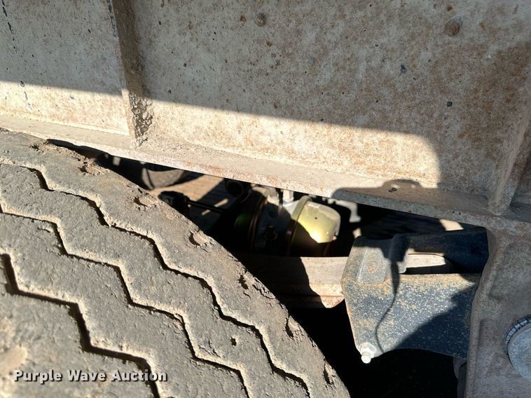 image for item EB2729 1988 CMC FTS25 end dump trailer