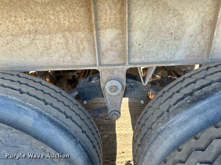 image for item EB2729 1988 CMC FTS25 end dump trailer